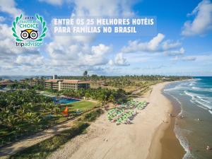 vista sulla spiaggia di un resort di Vivá Porto de Galinhas Resort a Porto De Galinhas