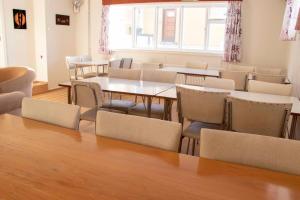 Ruang duduk di 1908 Hostel by Ourhotels