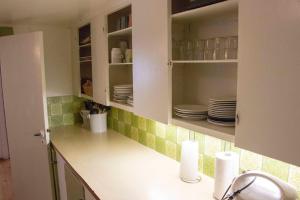 Dapur atau dapur kecil di 1908 Hostel by Ourhotels
