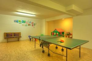 Stolní tenis v ubytování Apart Garni Sonne nebo okolí