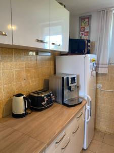 Dapur atau dapur kecil di Hannover Messe Apartment