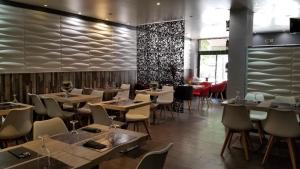 Restoran atau tempat makan lain di hotel de la gare