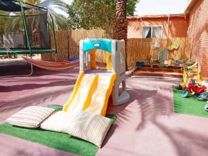 משחקיית ילדים ב-Desert chilling - סתלבט במדבר