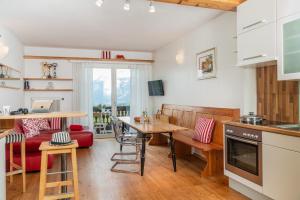 Kuchyňa alebo kuchynka v ubytovaní Alpin Appartement Reinhard Tritscher