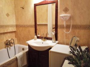 Kúpeľňa v ubytovaní Centrum, 700m do plaży - 2 sypialnie, salon, balkon, bezpłatny parking, + 16 fotografií