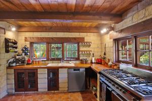 Gallery image of Villa Casa Maria Luxury Farmhouse in Katikati