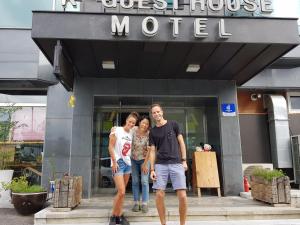 Hosté ubytování K Guesthouse