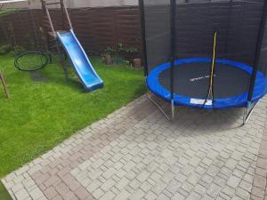 Herní místnost nebo prostor pro děti v ubytování Zacisze 6