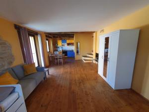 A kitchen or kitchenette at I Balzani B&B