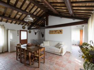 A seating area at Casale Cenerelli