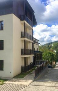 Budova, v ktorej sa apartmán nachádza