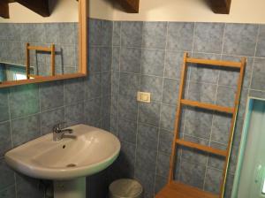 A bathroom at Open Cascina