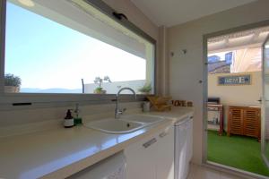 Kuchnia lub aneks kuchenny w obiekcie Can Lou-Casa con Caracter en Cullera
