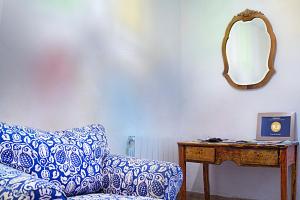A seating area at Casa del Arrabal