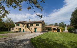 The building in which the country house is located