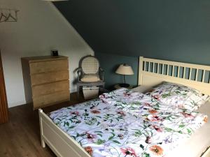 Säng eller sängar i ett rum på 2-Zi. Wohnung in Bahnhofsnähe - 24_7 self-check-in