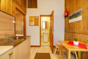 Kuchyňa alebo kuchynka v ubytovaní Apartament 3a