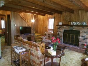 Afbeelding uit fotogalerij van Saw Creek Cabin - Regent Hilltop in Bushkill