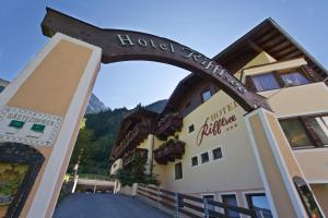 Nespecifikovaný výhled na hory nebo výhled na hory při pohledu z hotelu
