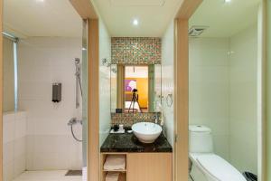 Ένα μπάνιο στο Hotel G7 Taipei