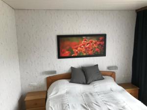 Postel nebo postele na pokoji v ubytování Hillside Rooms