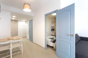 Ruang duduk di Flat near the beach and center of Tossa de Mar "Luna"