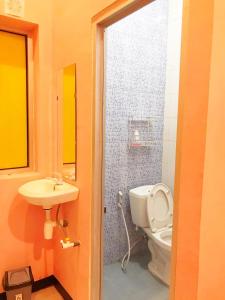 Ein Badezimmer in der Unterkunft RoomZ Budget Residence