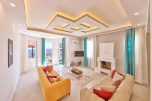 A television and/or entertainment centre at 3 House Apart