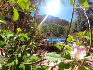 Bazén v ubytování Kasbah Restaurant Amazir nebo v jeho okolí