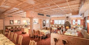 Hotel Silbertal 레스토랑 또는 맛집