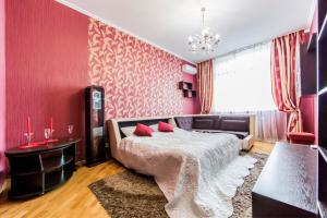 Postel nebo postele na pokoji v ubytování Rent-Kiev 2 min metro Chernihivska Lux