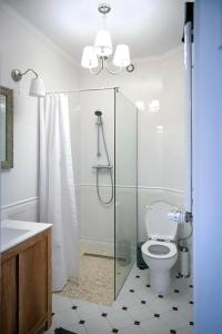 Phòng tắm tại Stylowy Apartament w Kamienicy +6 ảnh
