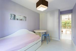 Imagen de la galería de Housingcoruña Apartamento Playa Miño 01, en Miño