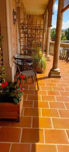 Ein Balkon oder eine Terrasse in der Unterkunft Albergue Valderrobres Auto check-in