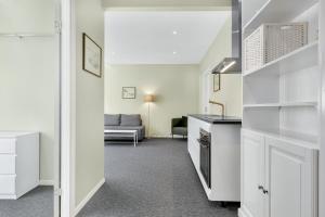 Кухня или мини-кухня в Central Studio Apartment Apt 202
 +5 фотографий
