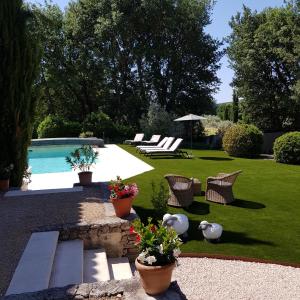 Bazen u ili blizu objekta Le Mas Vigneron