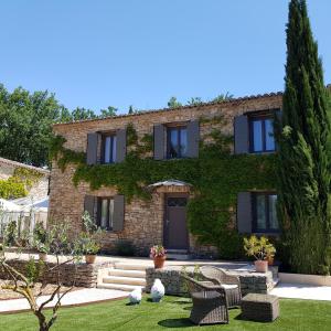 Vrt ispred objekta Le Mas Vigneron
