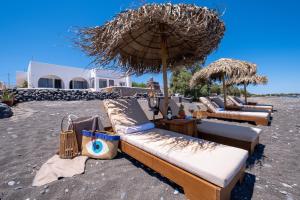 Zdjęcie z galerii obiektu Beach Houses Santorini w mieście Kamari