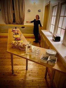 Mad på pensionatet eller i nærheden