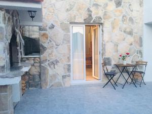 Patio alebo iná vonkajšia časť ubytovania Villa Croatia Sea View with heated pool