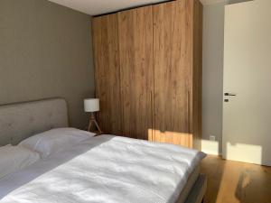 Postel nebo postele na pokoji v ubytování Villa Golf de Luxe