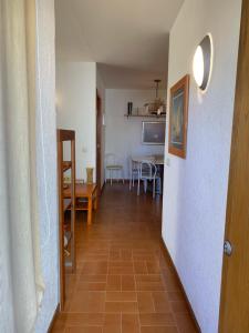 Kuchyň nebo kuchyňský kout v ubytování Apartamento en Torre Valentina, la mejor playa a dos minutos en San Antonio de Calonge