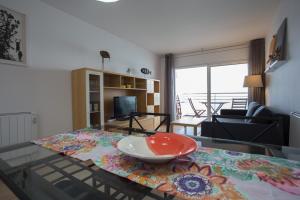 A television and/or entertainment centre at INMUEBLE DE CATEGORIA. Wifi FREE