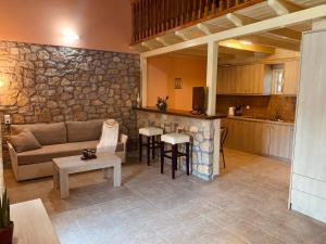 Η κουζίνα ή μικρή κουζίνα στο Alkionis Pool View Apartments