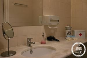 Et badeværelse på Cascais Estoril Apartment 400 m from Beach