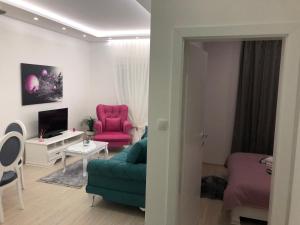 Apartman Jezdić 2的电视和/或娱乐中心