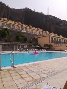 Bazén v ubytování Bright Apartment Mogán + Pool nebo v jeho okolí