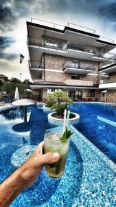 Bazén v ubytovaní Hotel & Wellness Fra I Pini alebo v jeho blízkosti