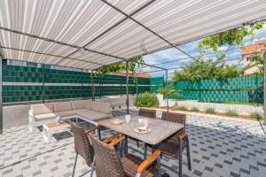 Balkón nebo terasa v ubytování VILLA FAMILY SUKOŠAN, ZADAR