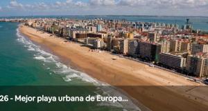 an aerial view of a beach and a city at A 50 metros de la playa in Cádiz